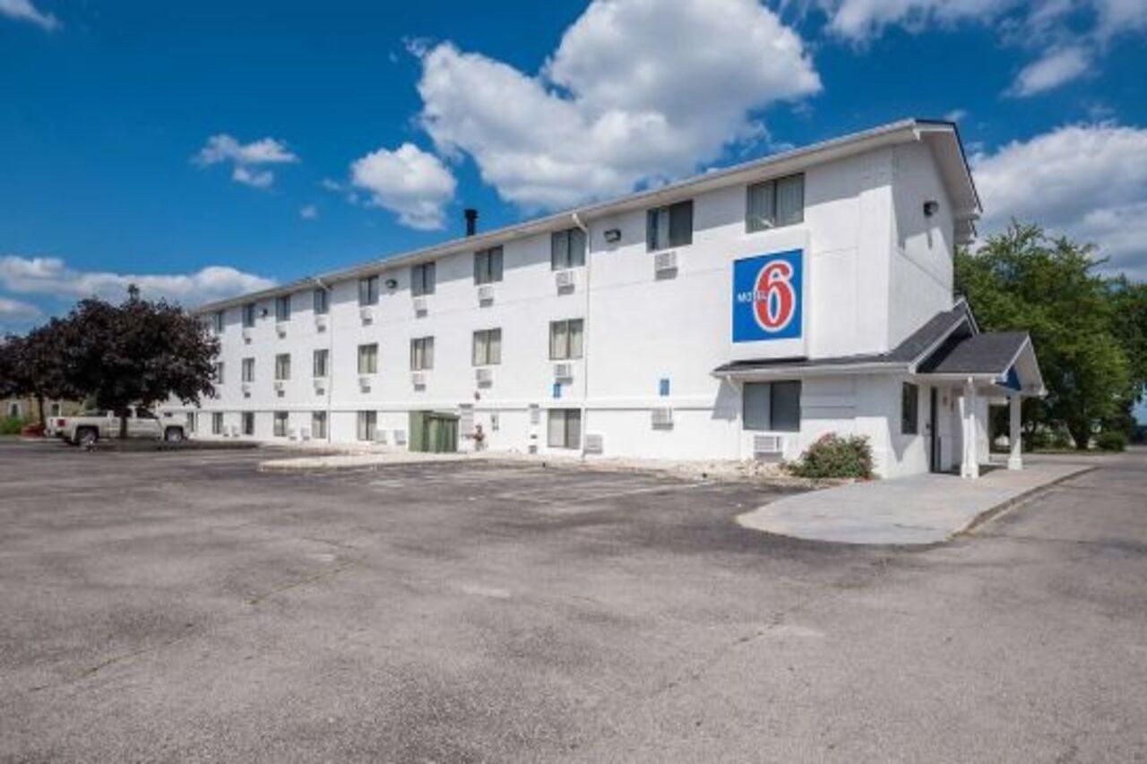 Red Roof Inn Findlay Bagian luar foto