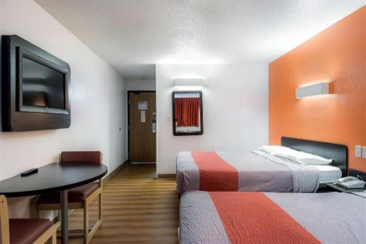 Red Roof Inn Findlay Bagian luar foto